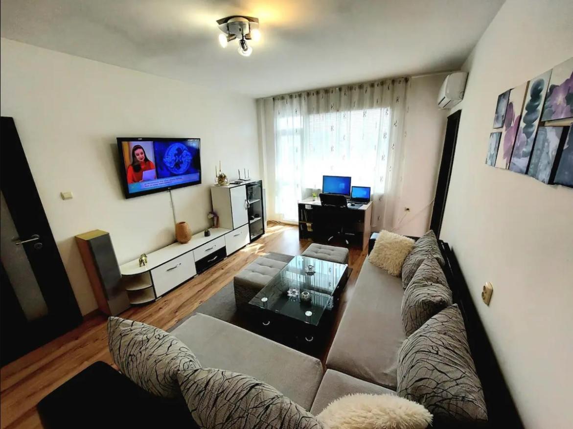 3 Rooms Apartment, Top Center, 1St Floor, Aubg, Free Parking, Pc I5 Ssd, 3 Led Tvs 200 Channels, Wifi, Terrace, Easy-Late Check-In, Stay Before Greece Blagoewgrad Exterior foto